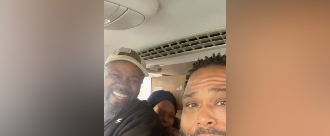 Anthony Anderson Hitches A Ride From Best Buy From Alex & Charm Who He Met In The Store