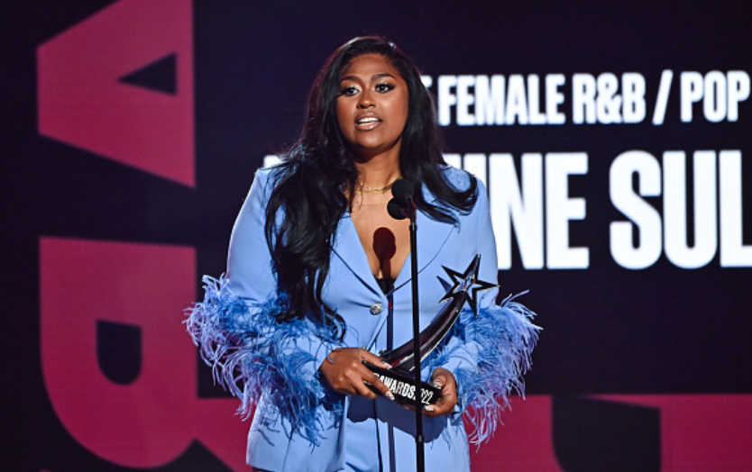 Jazmine Sullivans wins Best R&B Pop Artist 2022 BET Awards