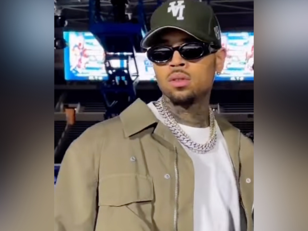 Chris Brown to release new Christmas song in 2022