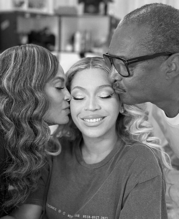Beyonce - Tina Knowles- Mathew Knowles-2023