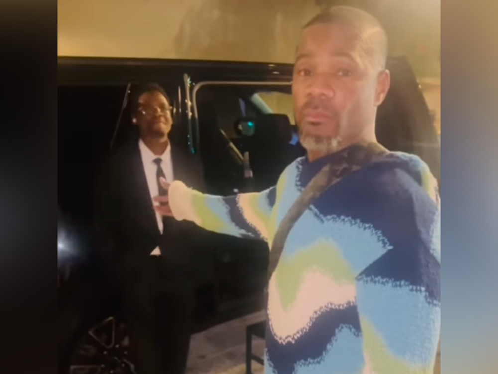 Kirk Franklin driver offers a stepping stool
