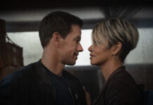 Mark Wahlberg as Mike McKenna and Halle Berry as Roxanne Hall