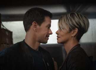Mark Wahlberg as Mike McKenna and Halle Berry as Roxanne Hall