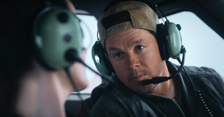 mark-wahlberg-flight-risk