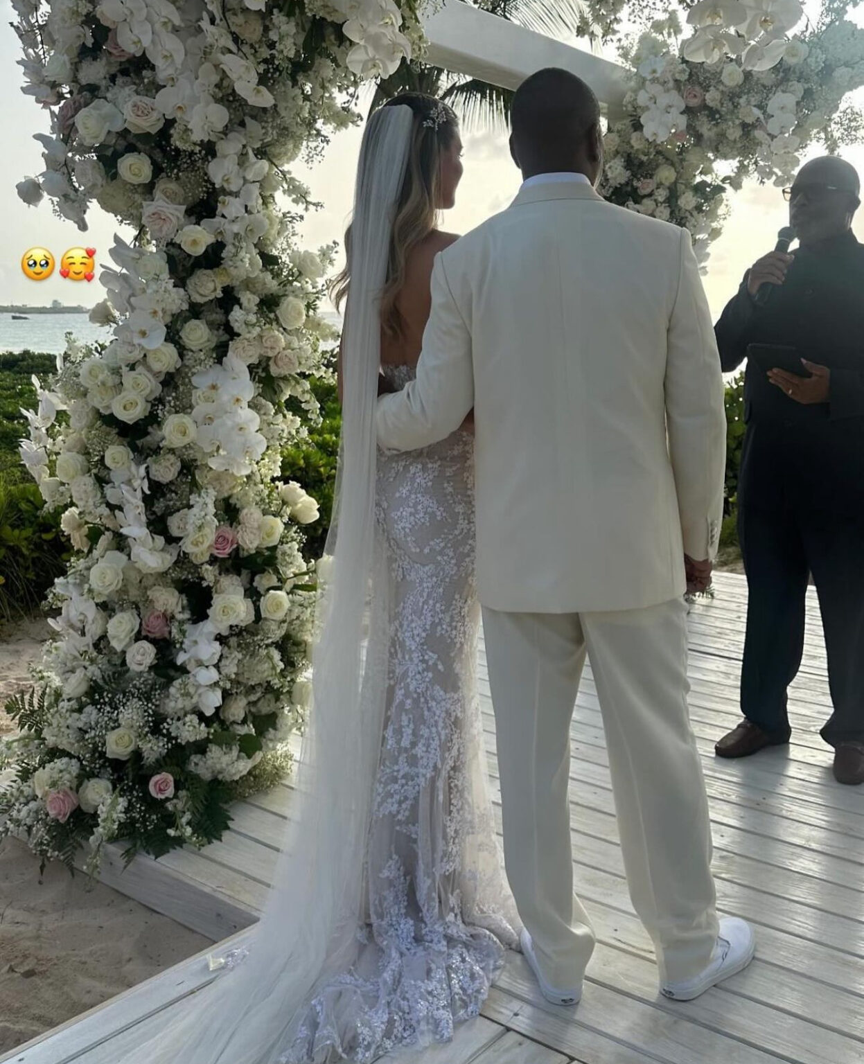 Eddie Murphy Weds Paige Butcher In Gorgeous Beachfront Ceremony