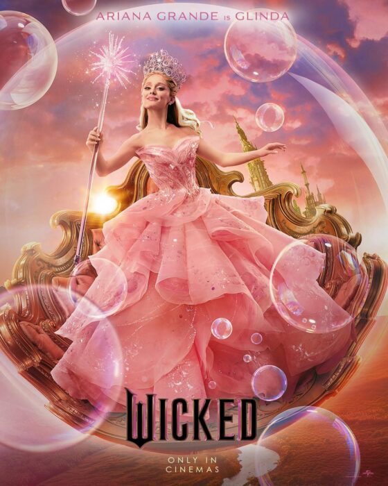 Ariana-Grande-Glinda