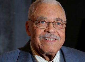 James Earl Jones, Legendary Actor & Iconic Voice Of Darth Vader, Passes Away At 93 James-Earl-Jones-passes-away-93