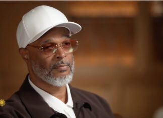 Damon Wayans Opens Up About The Constant Pain Of Living With Clubfoot, His Divorce During ‘My Wife & Kids,’ & Why He Stopped Chasing Happiness Damon-Wayans-clubfoot-poppas-house-cbs-sunday-mornings