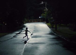 NEW ‘Weapons’ Trailer Drops: A Chilling Mystery That Will Keep You On The Edge Of Your Seat Weapons-Movie-2