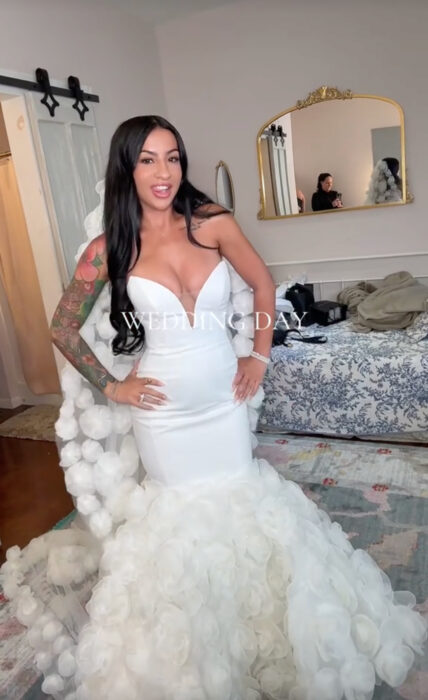 Leanna Lenee wearing a custom Justin Alexander wedding dress at her Tennessee ceremony