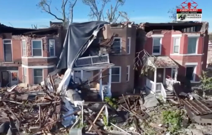 St. Louis residents caught in the aftermath of the deadly tornado, highlighting the failure of the city's tornado siren system.