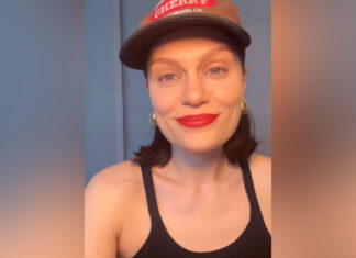 Jessie J Reveals Early Breast Cancer Diagnosis With Courage, Humor, & Heartfelt Honesty Jessie J smiles in a candid Instagram video as she shares her early breast cancer diagnosis with fans.