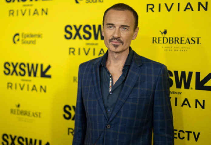 Julian McMahon, star of Nip/Tuck and Charmed, has passed away at 56 after a private cancer battle. Fans are heartbroken.
