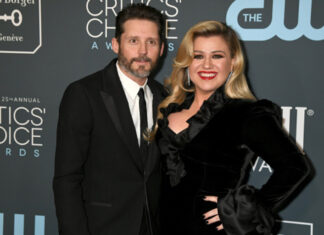 Kelly Clarkson’s Ex-Husband Brandon Blackstock Passes Away At 48 Brandon Blackstock, ex-husband of Kelly Clarkson, photographed at a public event before his passing at age 48