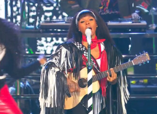 Janelle Monáe Says André 3000 Told Her To ‘Have Fun’ During ‘Hey Ya’ Performance At Outkast’s Hall Of Fame Induction Janelle Monáe reveals André 3000 told her to “have fun” before performing “Hey Ya” at Outkast’s Rock & Roll Hall of Fame induction.