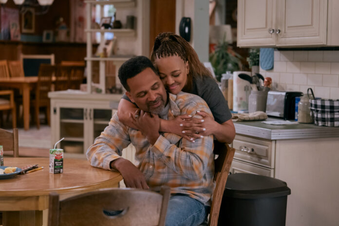 mike-epps-on-why-the-upshaws-ended Mike Epps as Bennie, Kim Fields as Regina in episode 607 of The Upshaws.