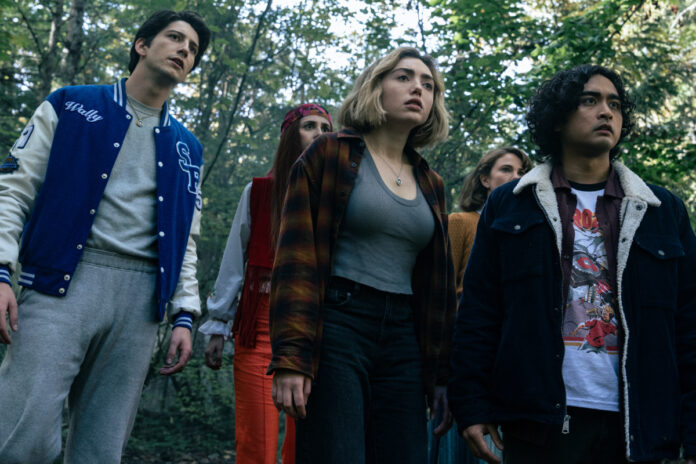 Milo Manheim, RaeAnne Boon, Peyton List, Jess Gabor, and Kristian Ventura in “School Spirits” Season 3 Episode 8 on Paramount+