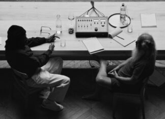 ‘JAŸ-Z IN 8’: HBO Releases First Teaser for Intimate Documentary Series JAŸ-Z and Rick Rubin sit together in a recording studio during a conversation in the HBO documentary series "JAŸ-Z IN 8."